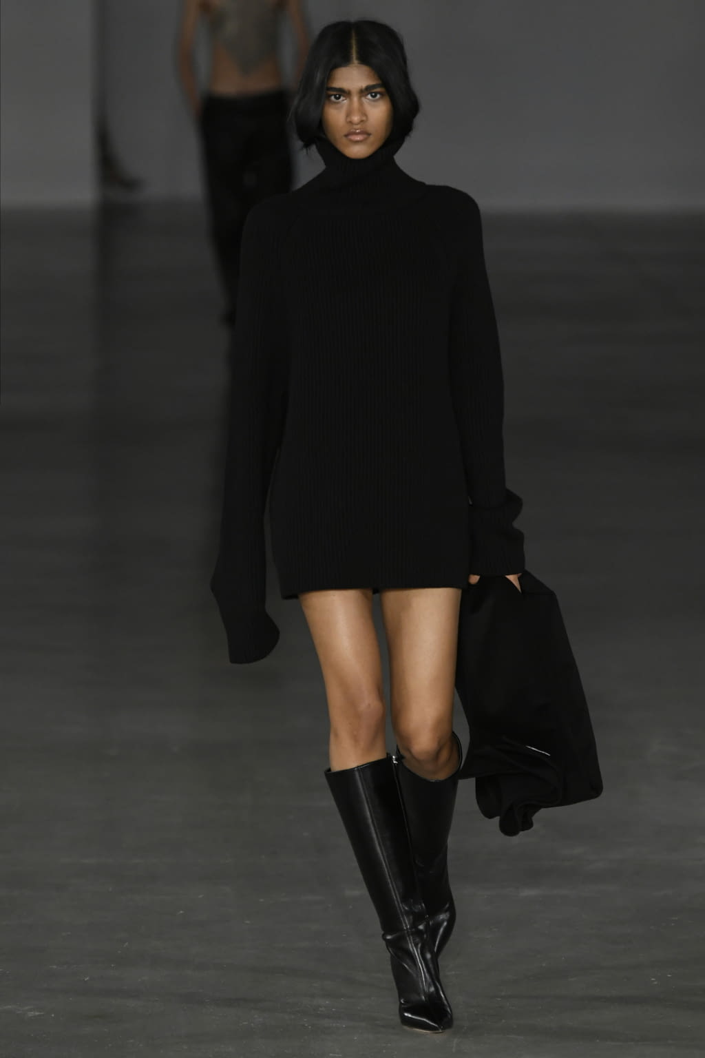 Fashion Week Paris Fall/Winter 2022 look 20 from the Ludovic de Saint Sernin collection womenswear