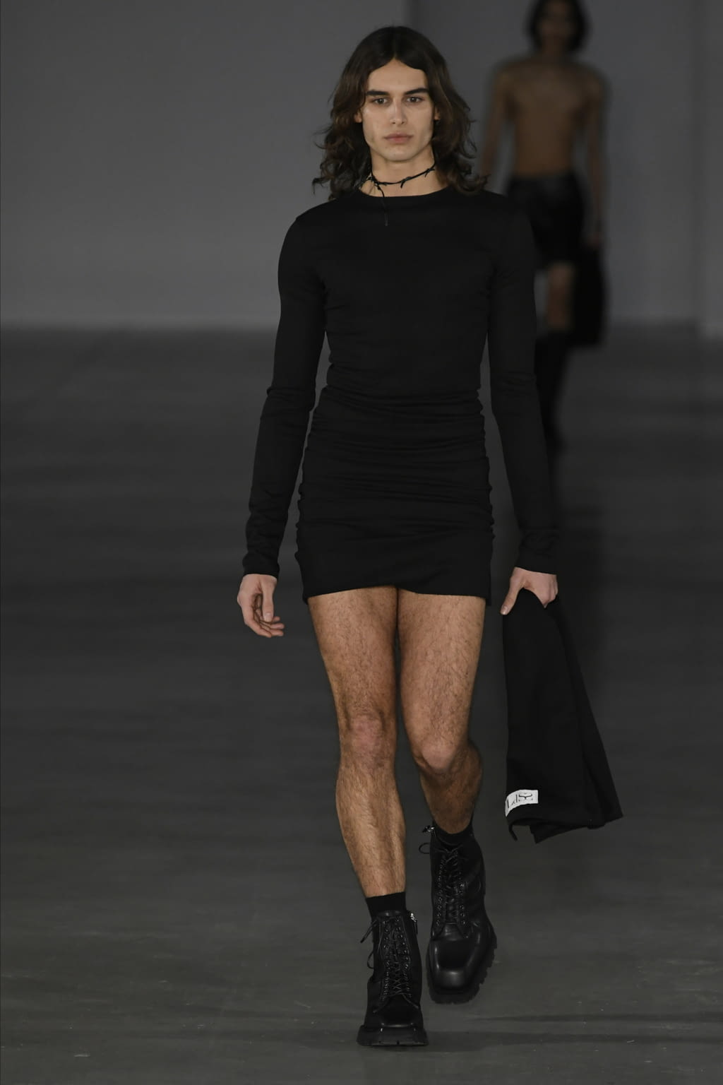 Fashion Week Paris Fall/Winter 2022 look 24 from the Ludovic de Saint Sernin collection womenswear