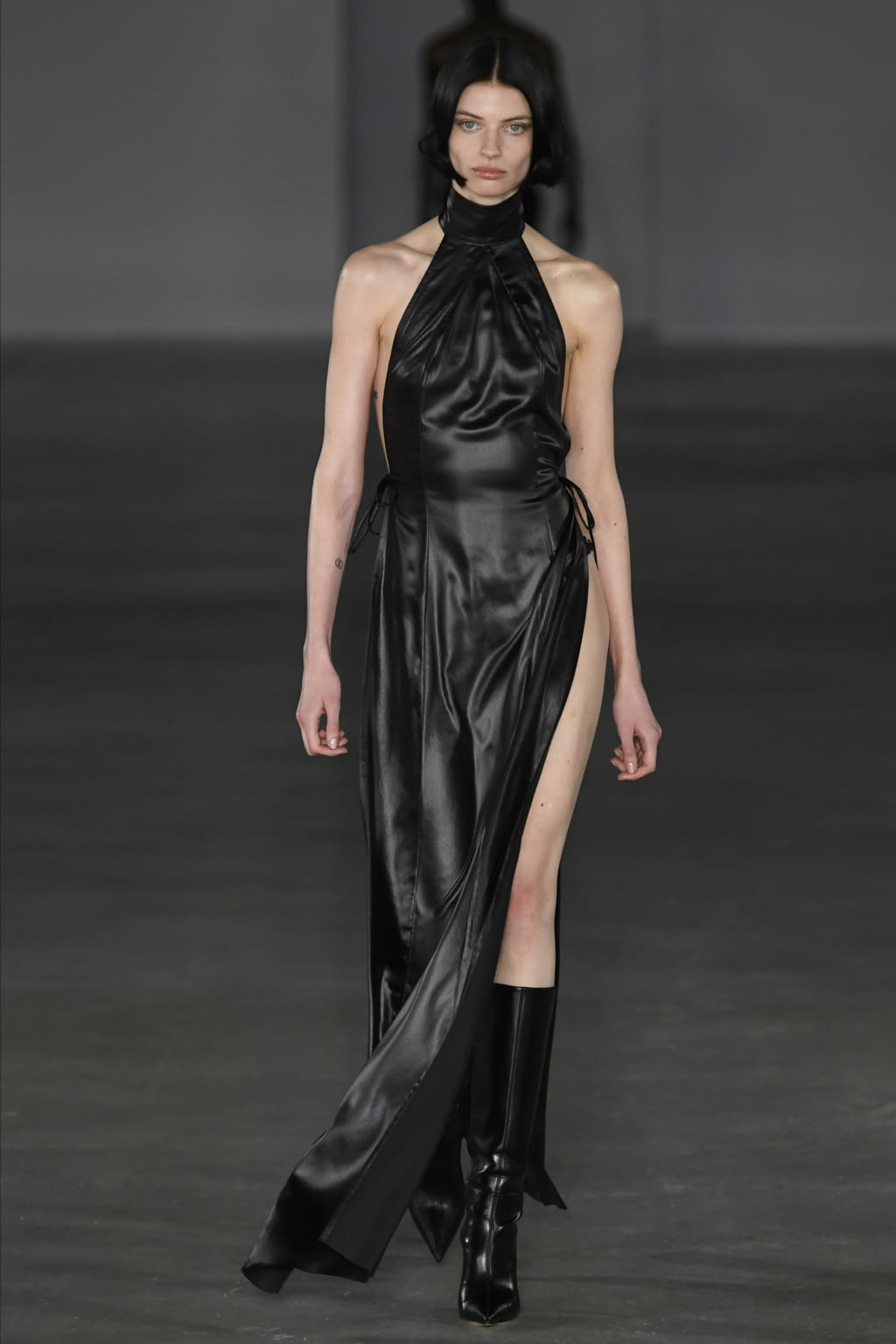 Fashion Week Paris Fall/Winter 2022 look 32 from the Ludovic de Saint Sernin collection womenswear