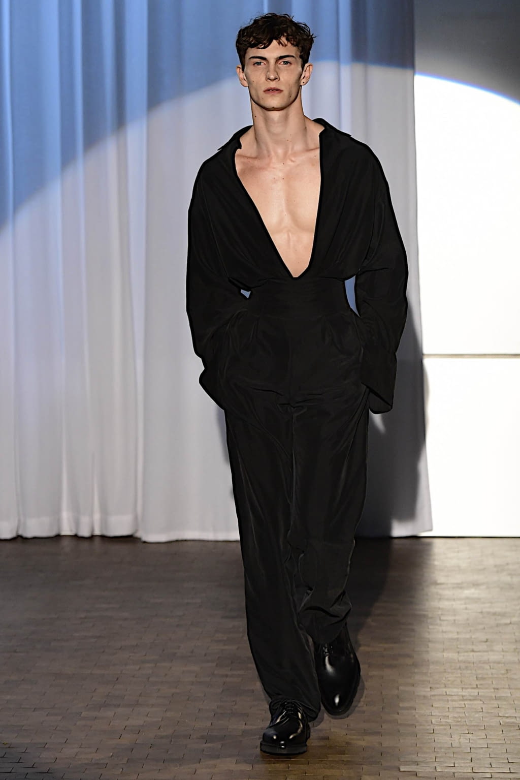 Fashion Week Paris Fall/Winter 2019 look 3 from the Ludovic de Saint Sernin collection 男装