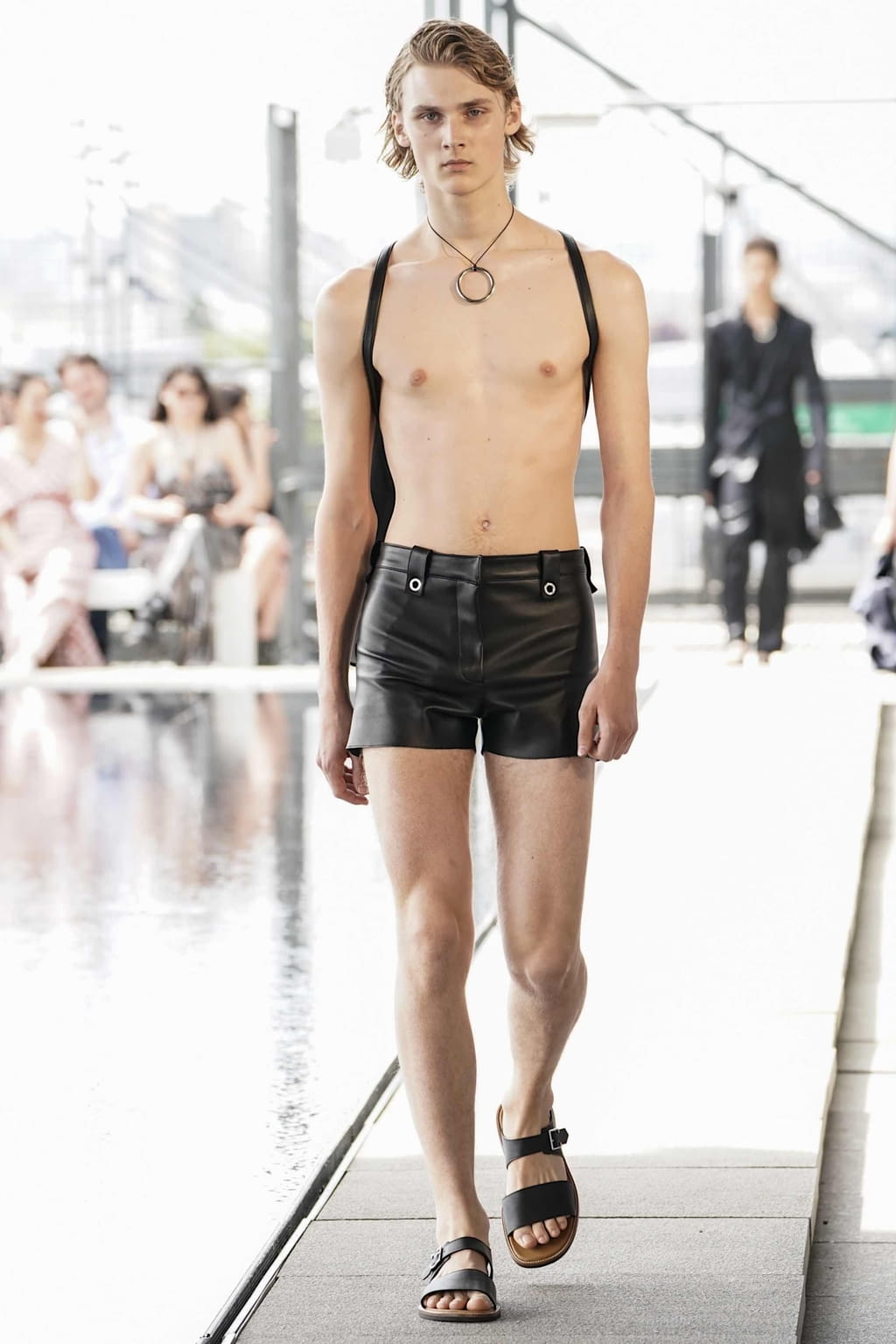 Fashion Week Paris Spring/Summer 2020 look 27 from the Ludovic de Saint Sernin collection 男装