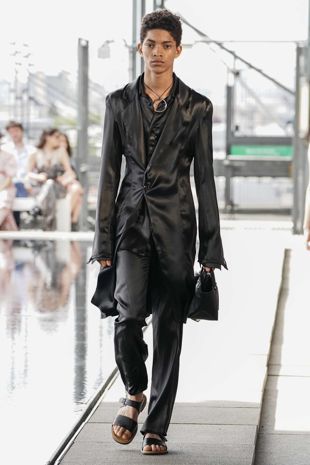 Fashion Week Paris Spring/Summer 2020 look 28 from the Ludovic de Saint Sernin collection 男装