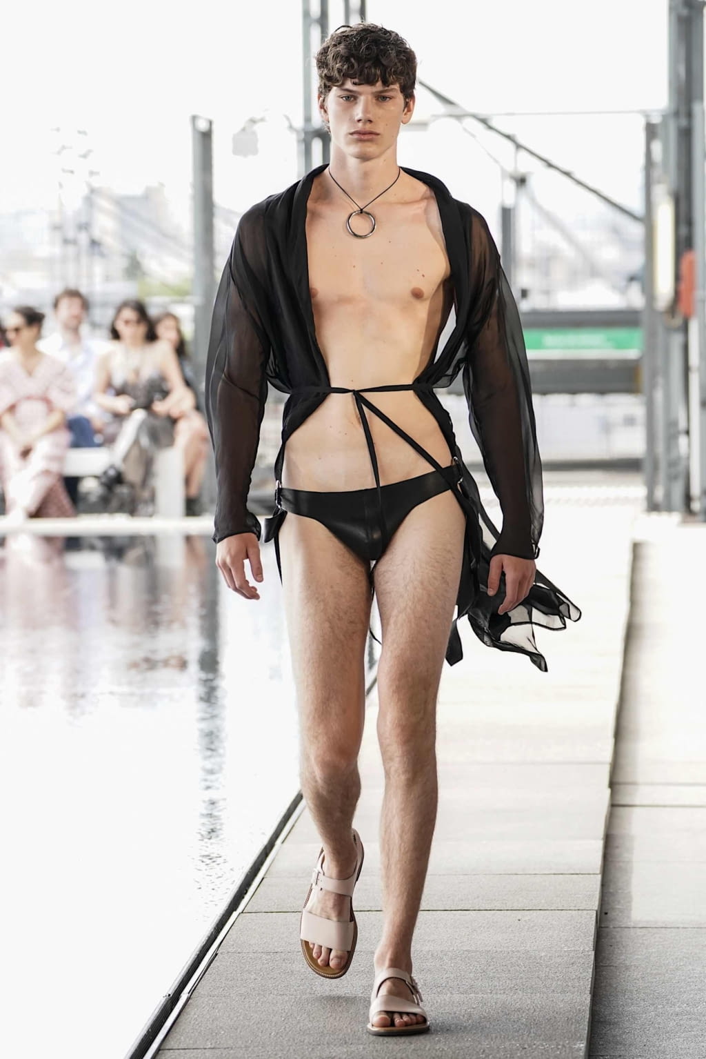 Fashion Week Paris Spring/Summer 2020 look 30 de la collection Ludovic de Saint Sernin menswear