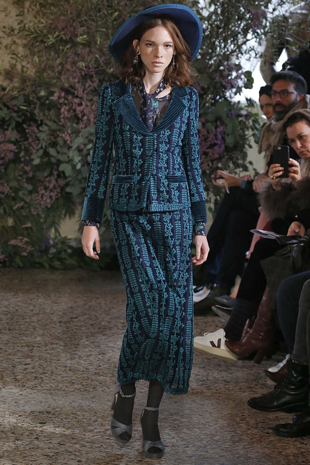 Fashion Week Milan Fall/Winter 2018 look 20 from the Luisa Beccaria collection 女装