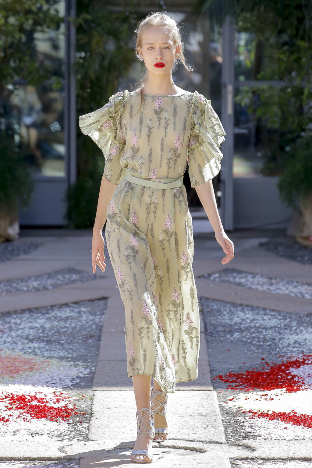 Fashion Week Milan Spring/Summer 2018 look 17 from the Luisa Beccaria collection womenswear