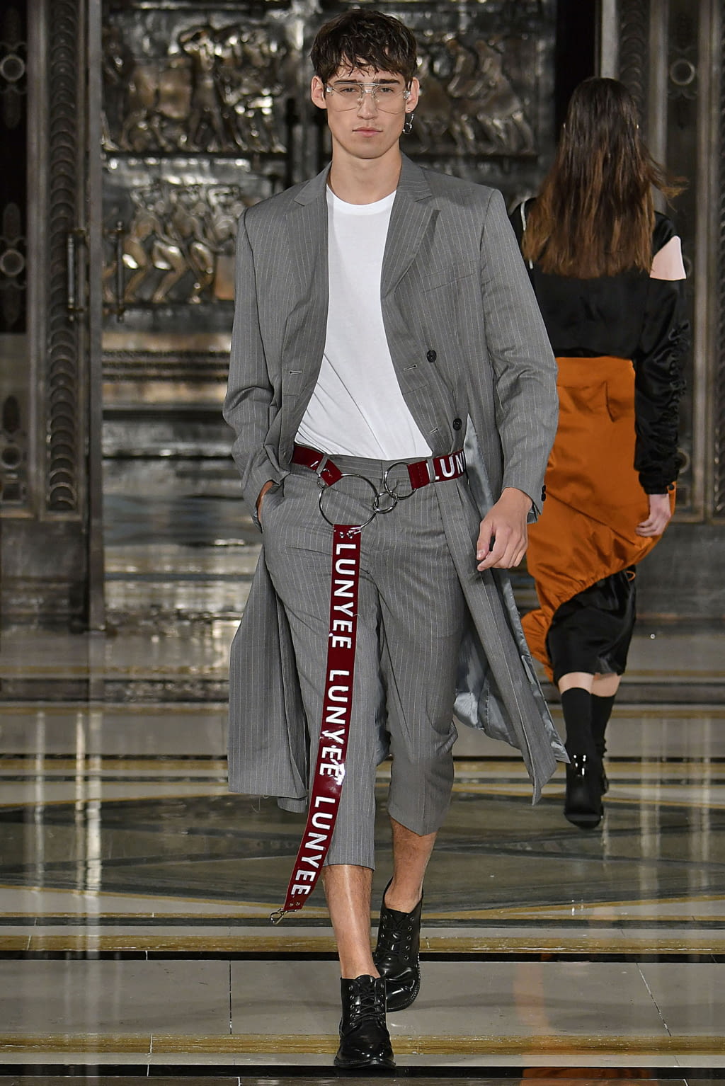 Fashion Week London Spring/Summer 2018 look 16 de la collection Lunyee womenswear