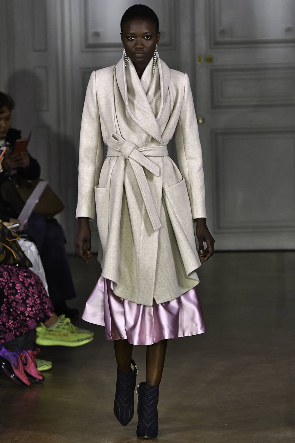 Fashion Week Paris Fall/Winter 2019 look 4 from the Lutz Huelle collection womenswear