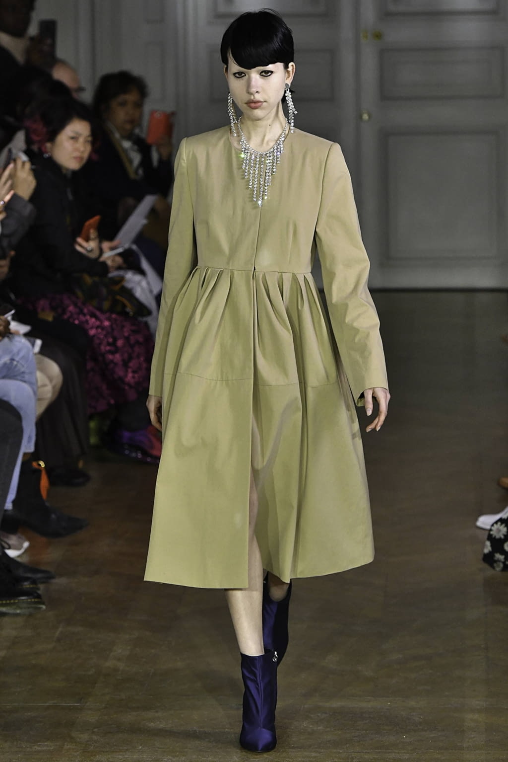 Fashion Week Paris Fall/Winter 2019 look 17 from the Lutz Huelle collection womenswear