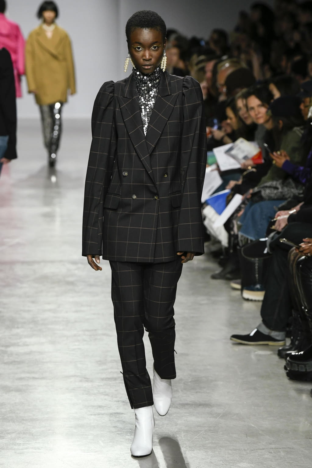 Fashion Week Paris Fall/Winter 2020 look 7 from the Lutz Huelle collection womenswear