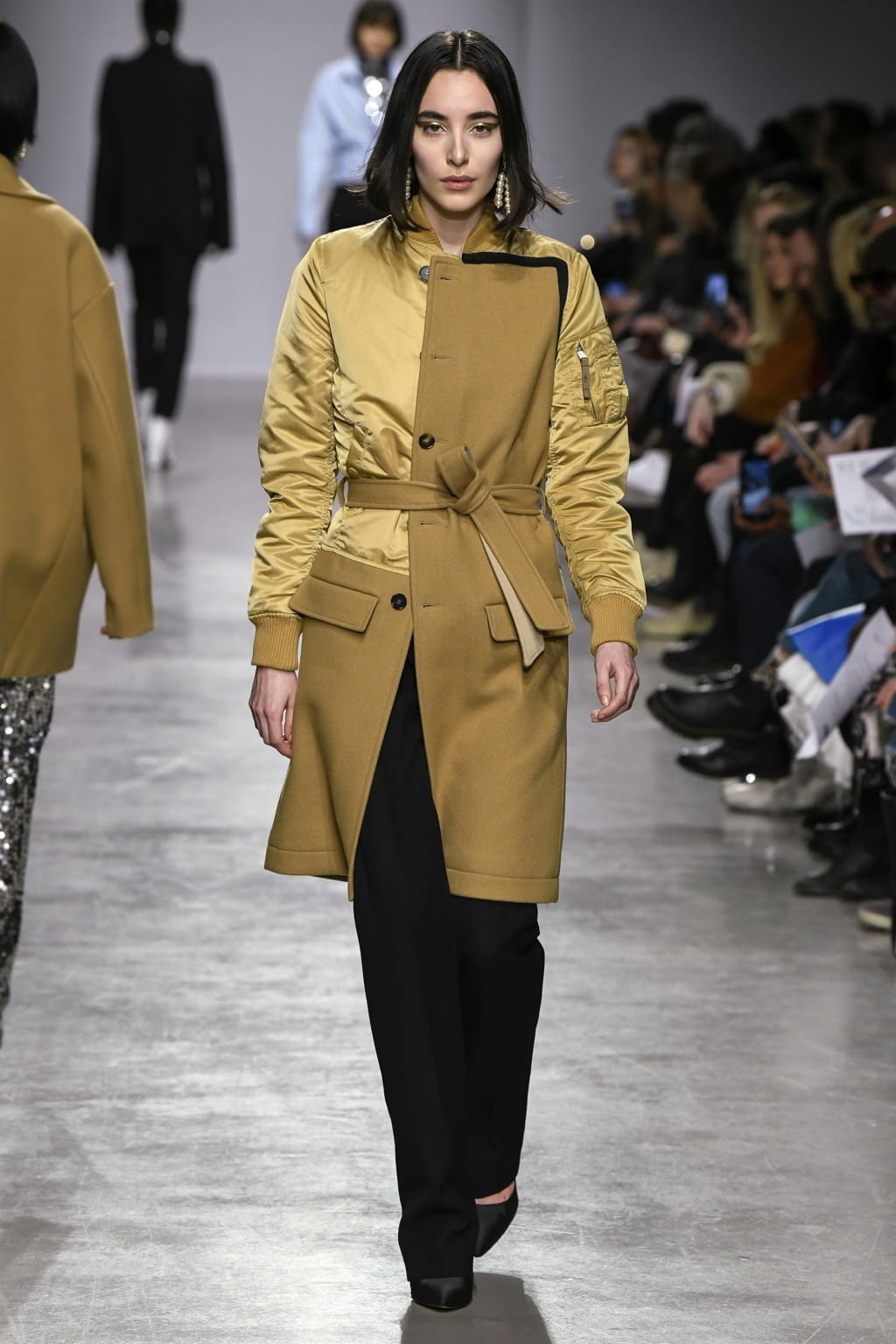 Fashion Week Paris Fall/Winter 2020 look 9 from the Lutz Huelle collection 女装