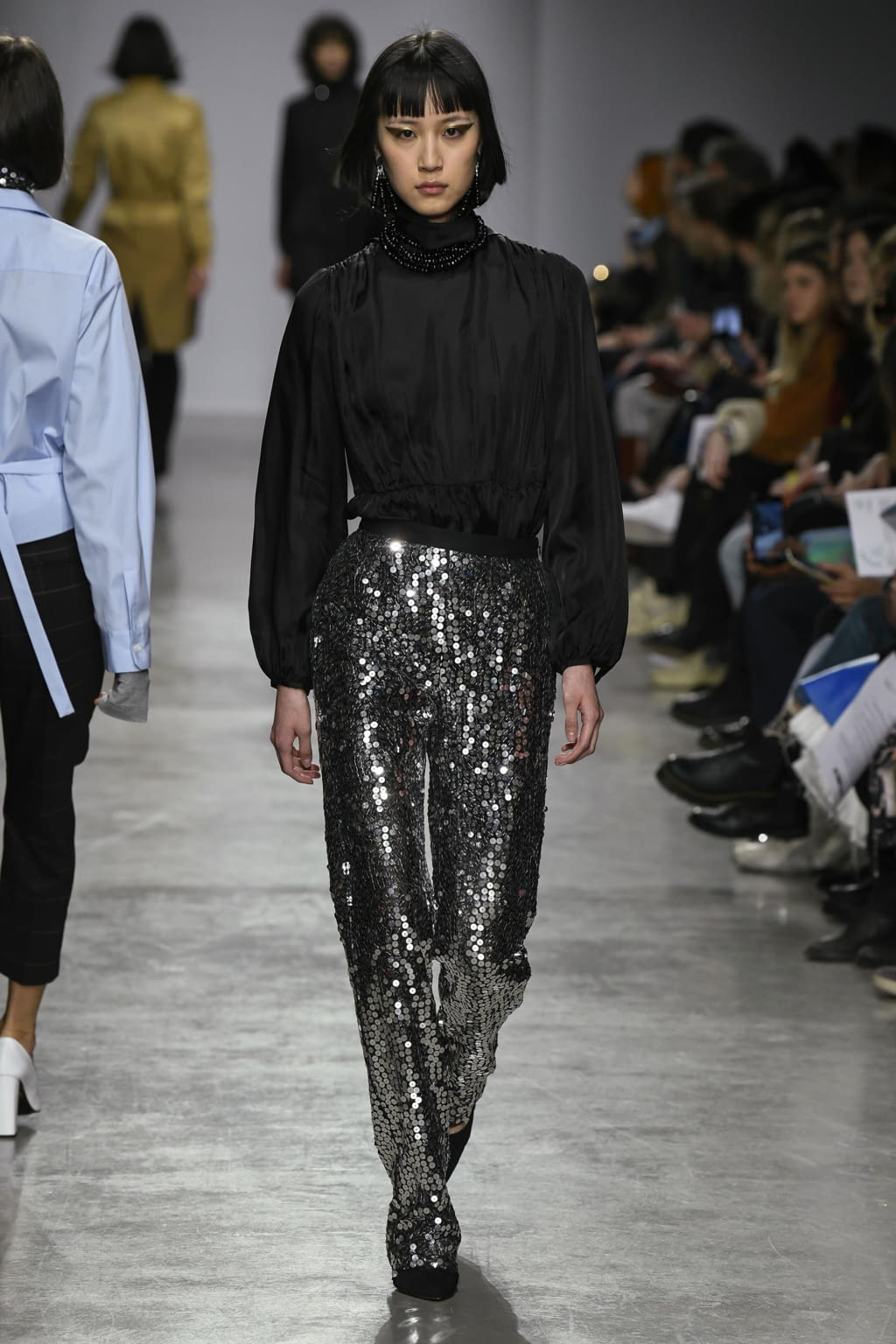 Fashion Week Paris Fall/Winter 2020 look 11 from the Lutz Huelle collection 女装