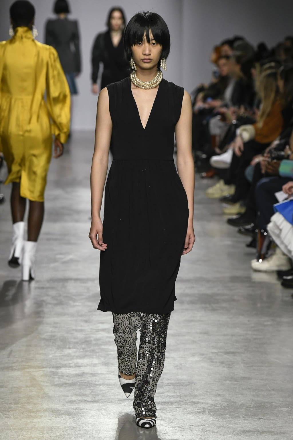 Fashion Week Paris Fall/Winter 2020 look 22 from the Lutz Huelle collection womenswear