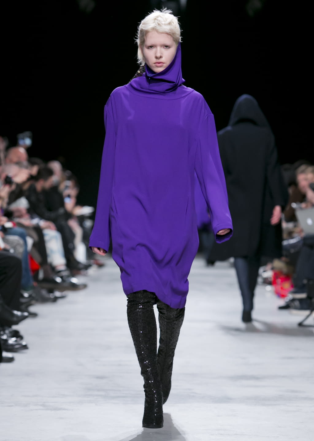 Fashion Week Paris Fall/Winter 2016 look 5 from the Lutz Huelle collection 女装