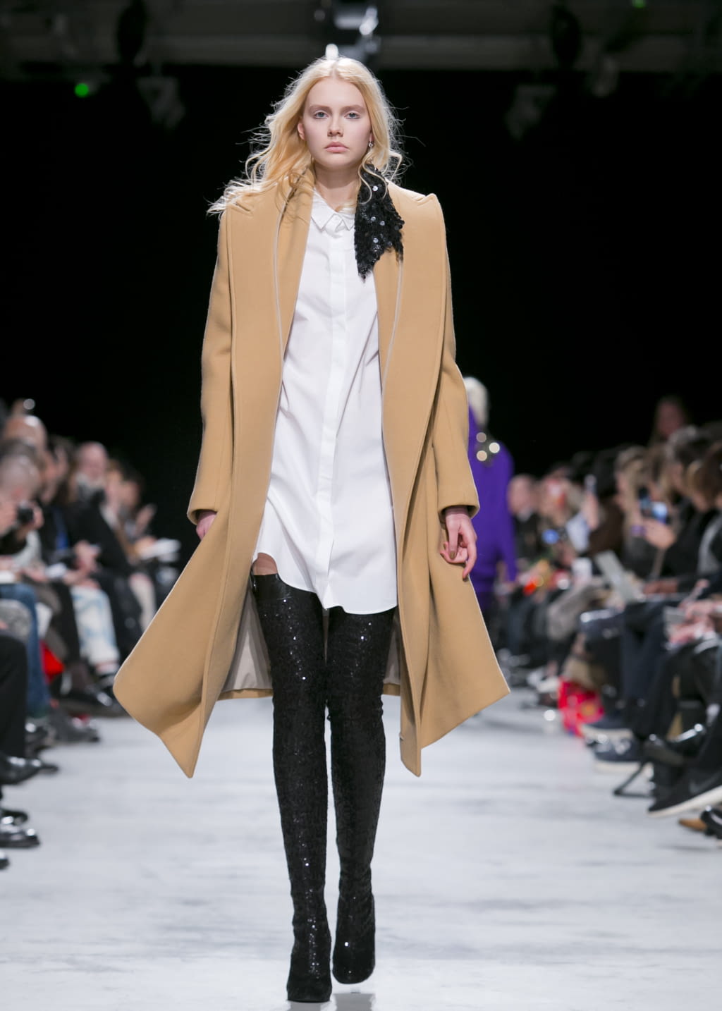 Fashion Week Paris Fall/Winter 2016 look 6 from the Lutz Huelle collection 女装