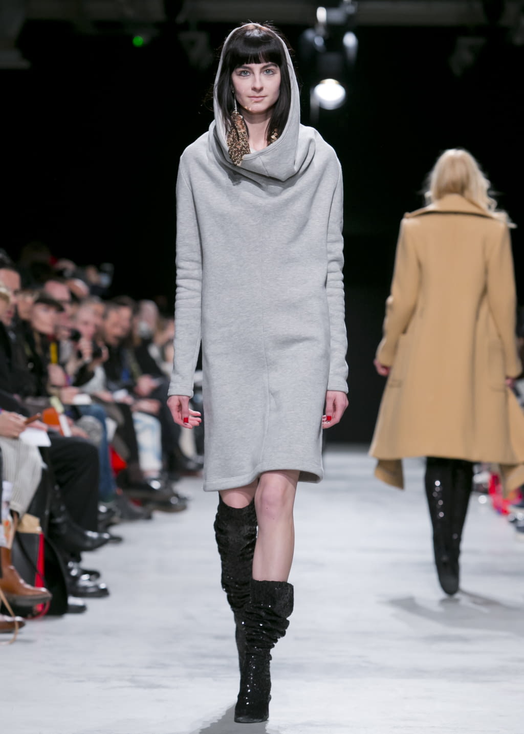 Fashion Week Paris Fall/Winter 2016 look 7 from the Lutz Huelle collection womenswear