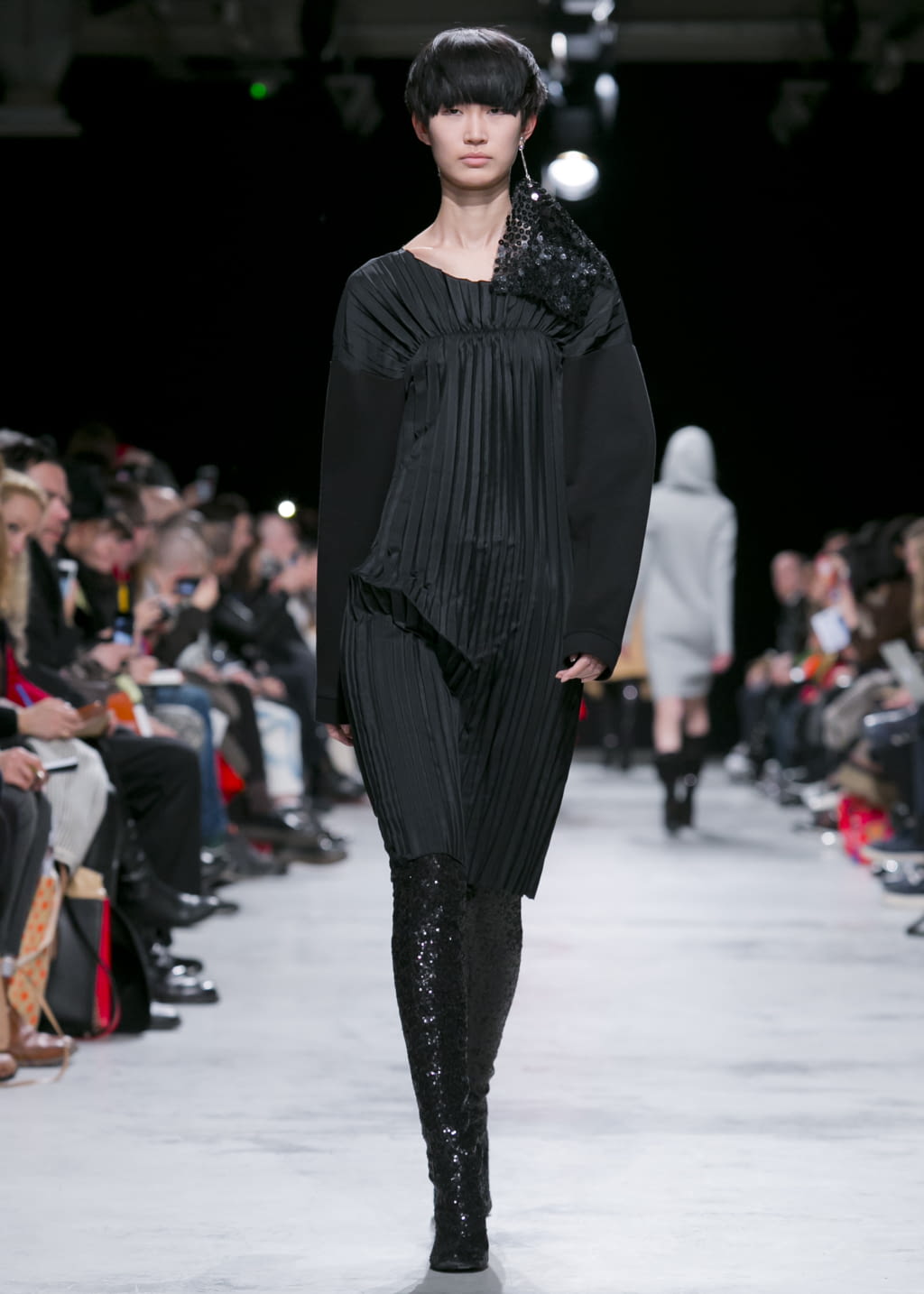 Fashion Week Paris Fall/Winter 2016 look 8 from the Lutz Huelle collection womenswear