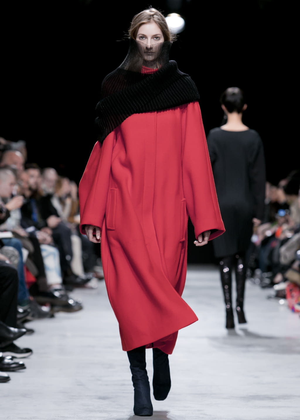 Fashion Week Paris Fall/Winter 2016 look 9 from the Lutz Huelle collection womenswear