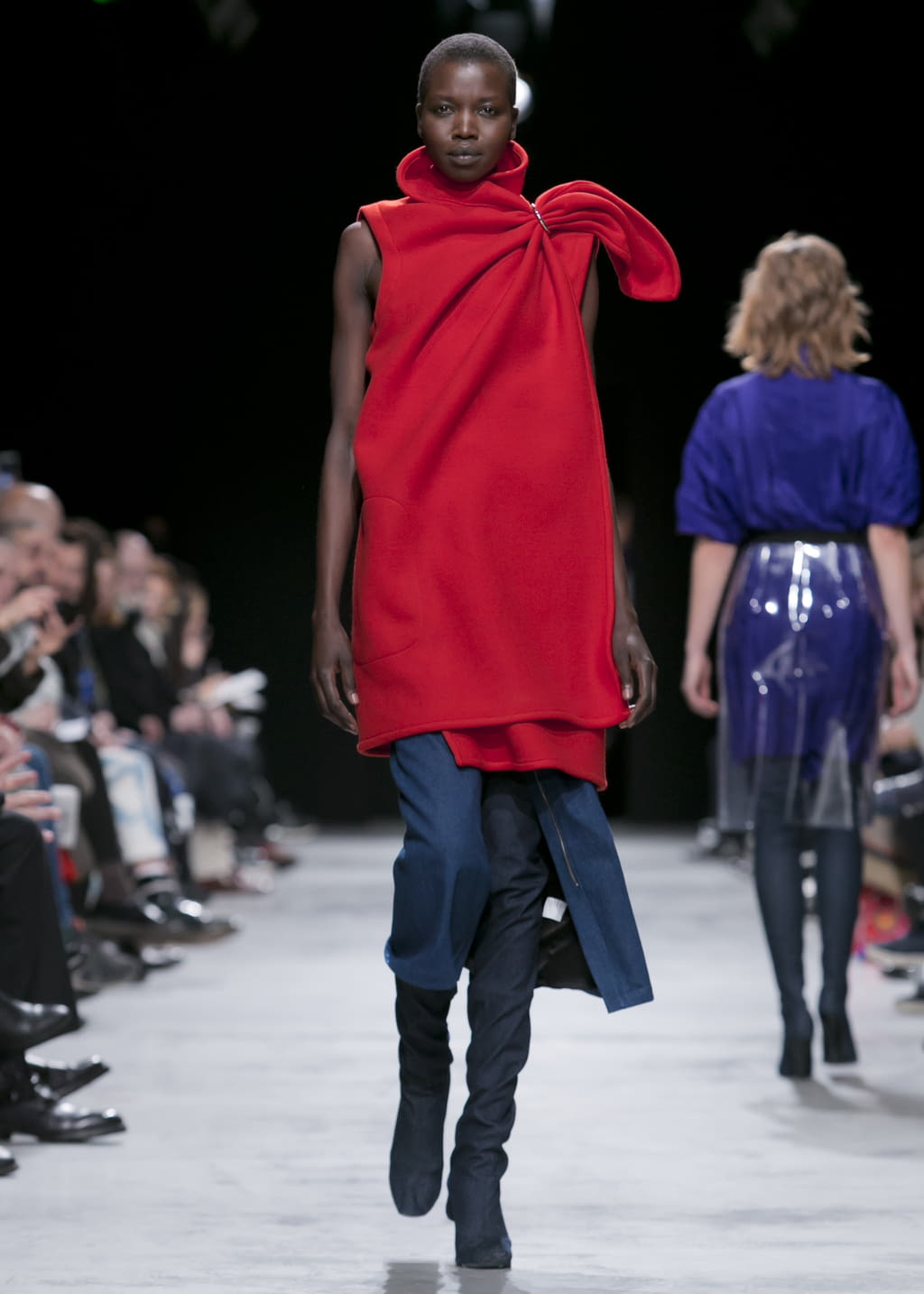 Fashion Week Paris Fall/Winter 2016 look 25 de la collection Lutz Huelle womenswear