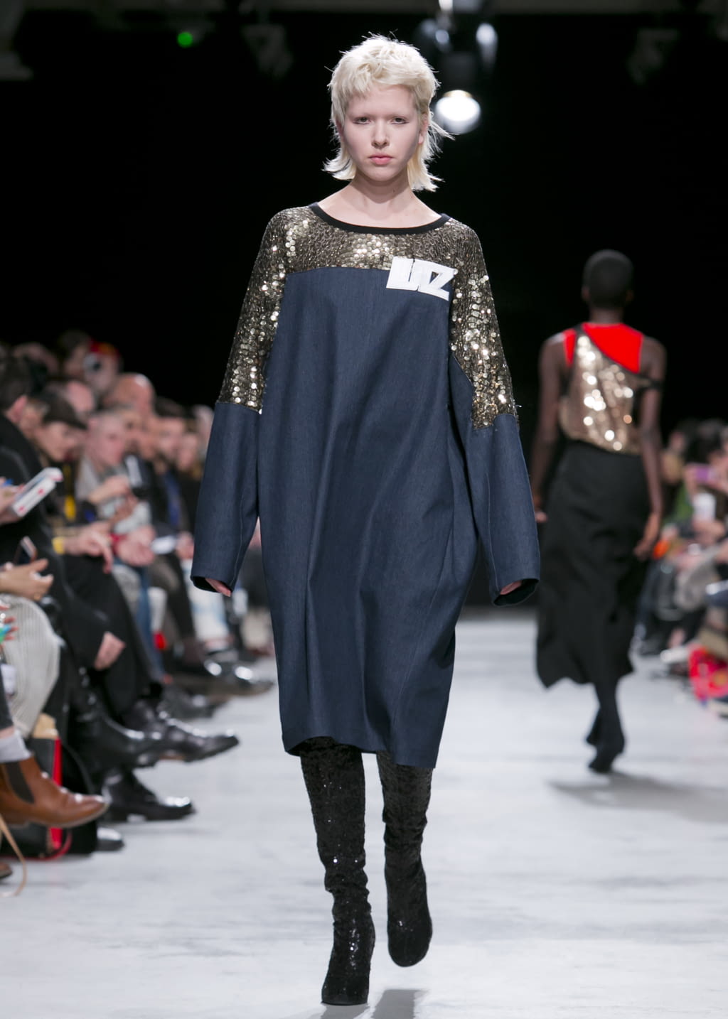 Fashion Week Paris Fall/Winter 2016 look 30 de la collection Lutz Huelle womenswear