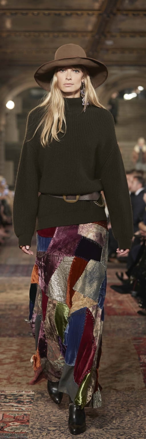 Fashion Week New York Fall/Winter 2018 look 6 from the Ralph Lauren collection womenswear