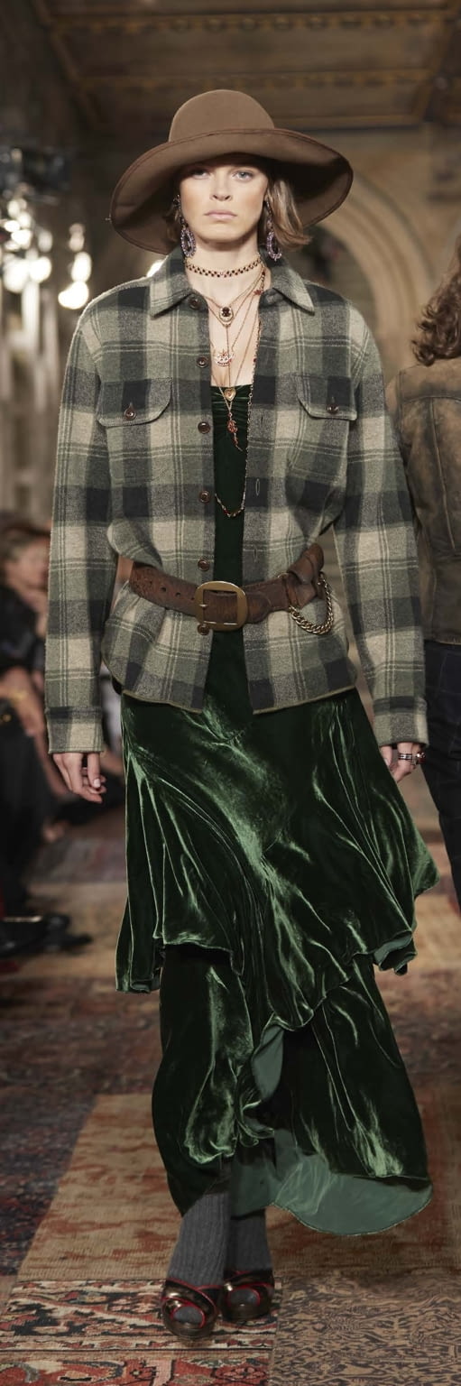 Fashion Week New York Fall/Winter 2018 look 27 from the Ralph Lauren collection womenswear