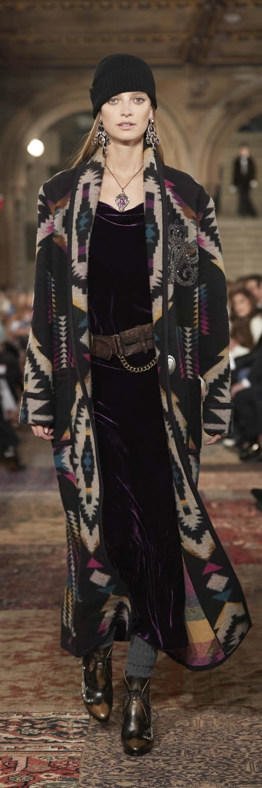 Fashion Week New York Fall/Winter 2018 look 33 from the Ralph Lauren collection womenswear