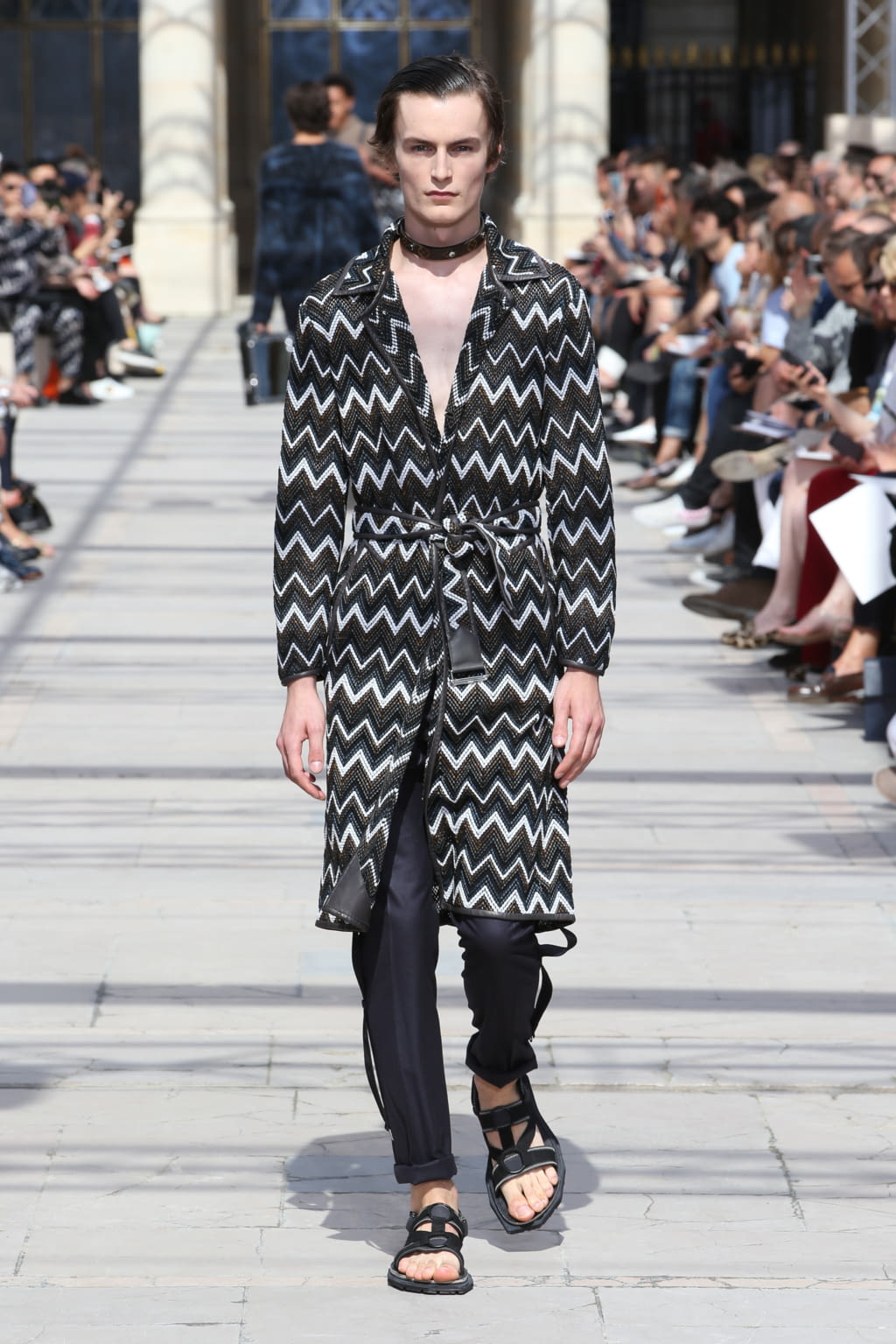 Fashion Week Paris Spring/Summer 2017 look 8 from the Louis Vuitton collection menswear
