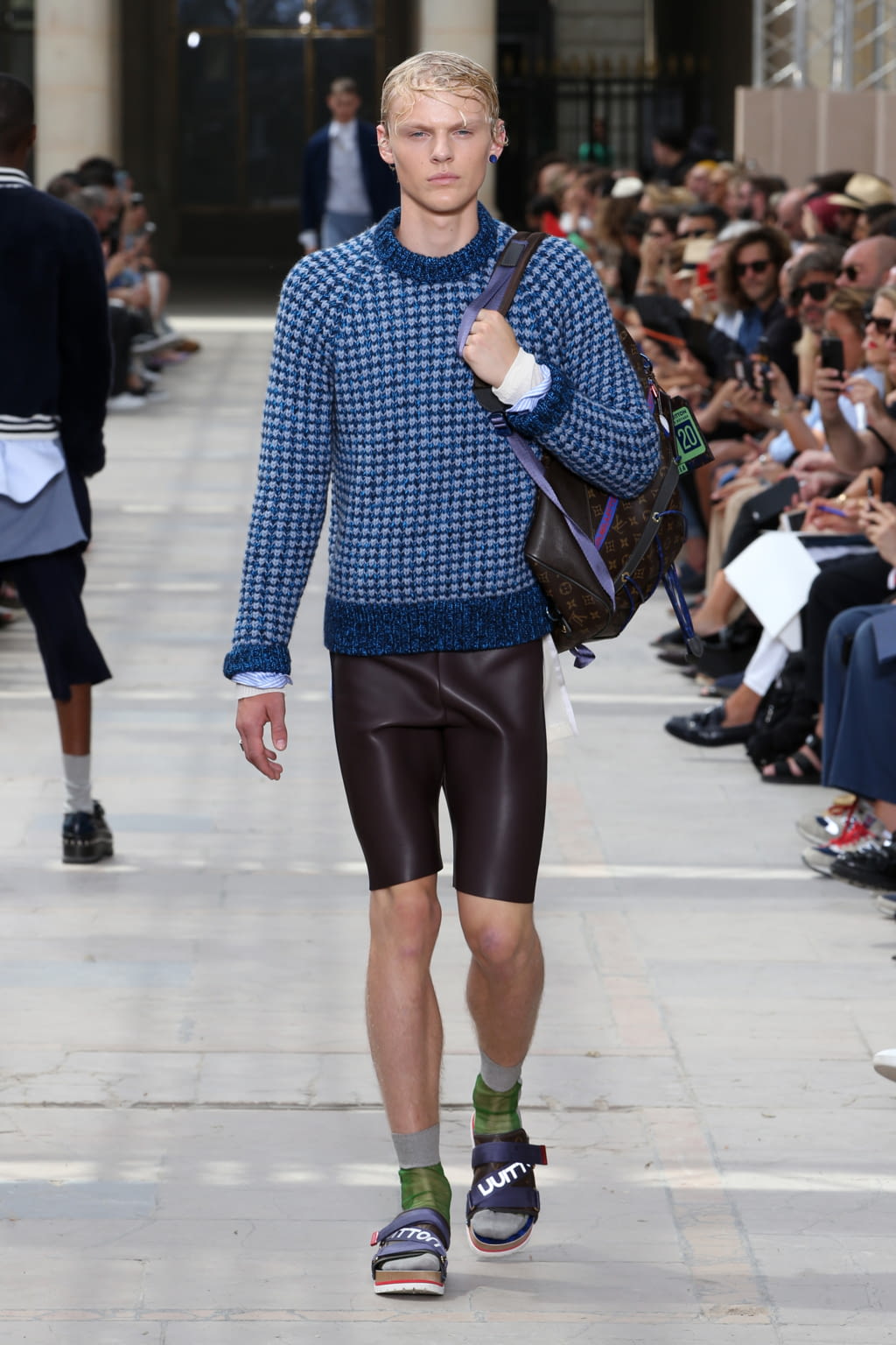 Fashion Week Paris Spring/Summer 2018 look 12 from the Louis Vuitton collection menswear