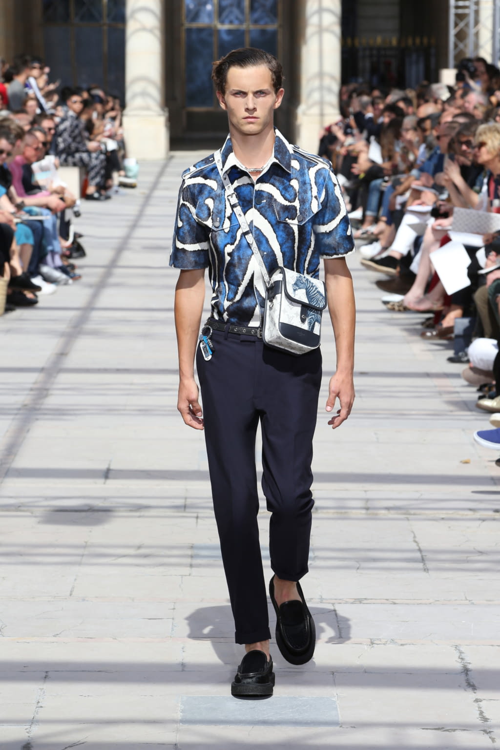 Fashion Week Paris Spring/Summer 2017 look 40 from the Louis Vuitton collection menswear
