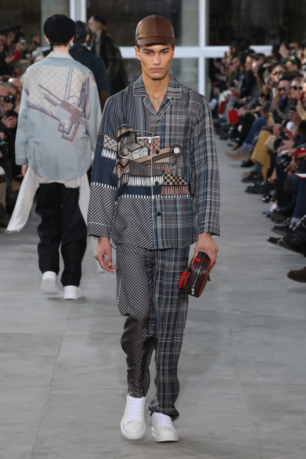 Fashion Week Paris Fall/Winter 2017 look 19 from the Louis Vuitton collection menswear