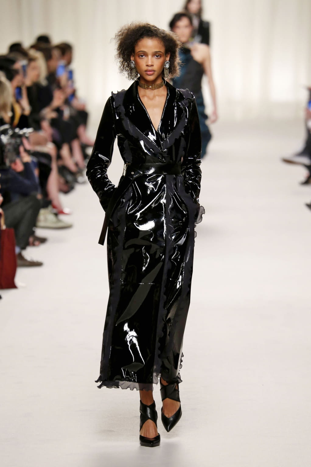 Fashion Week Paris Fall/Winter 2016 look 39 from the Lanvin collection womenswear