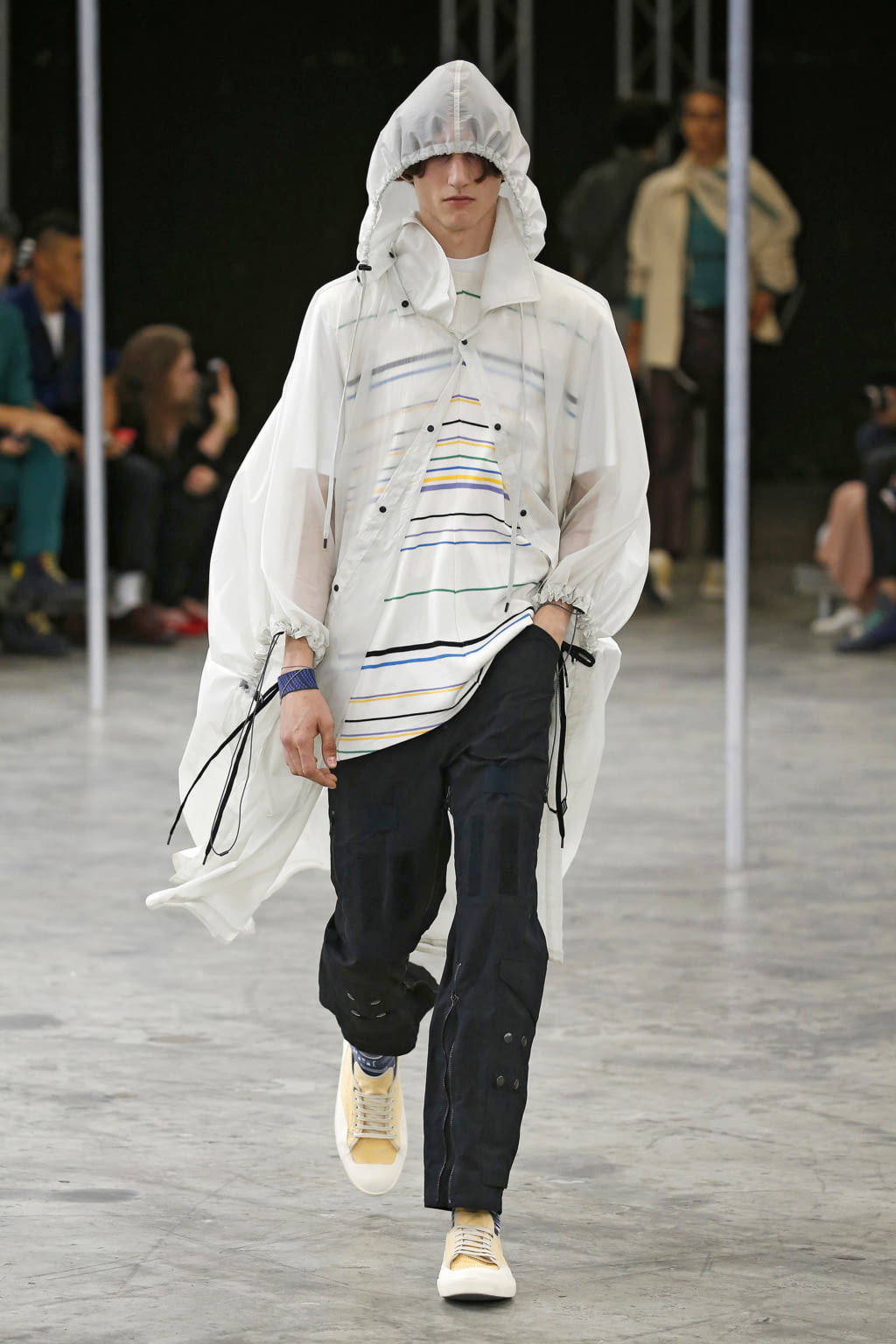 Fashion Week Paris Spring/Summer 2018 look 34 from the Lanvin collection 男装