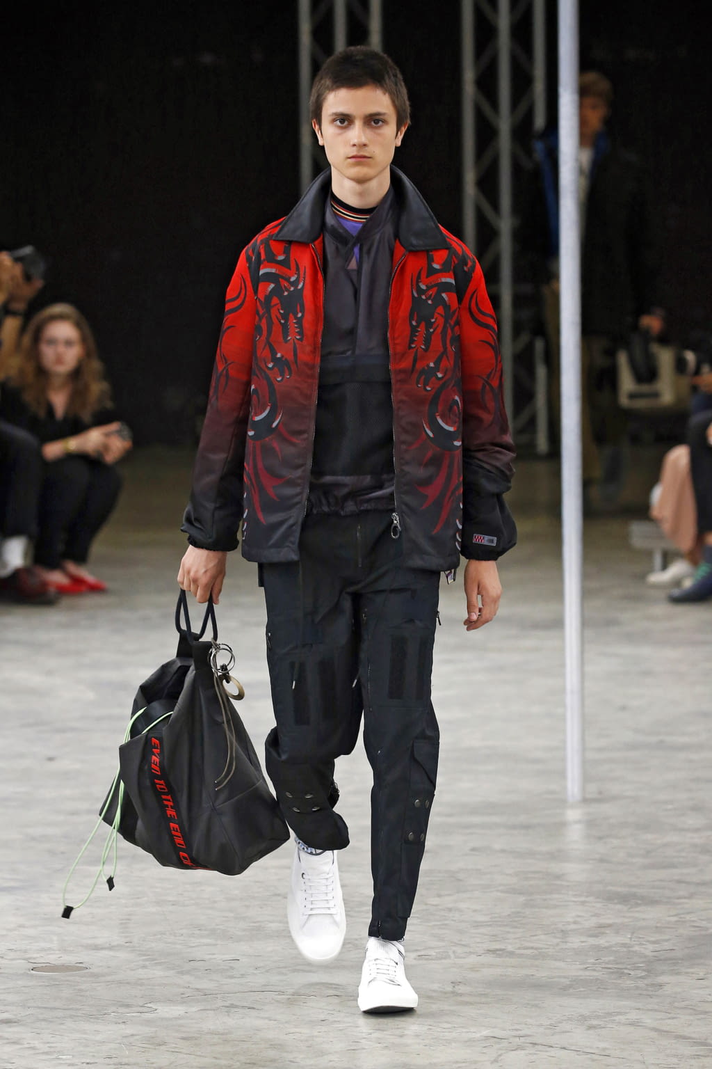 Fashion Week Paris Spring/Summer 2018 look 40 from the Lanvin collection 男装