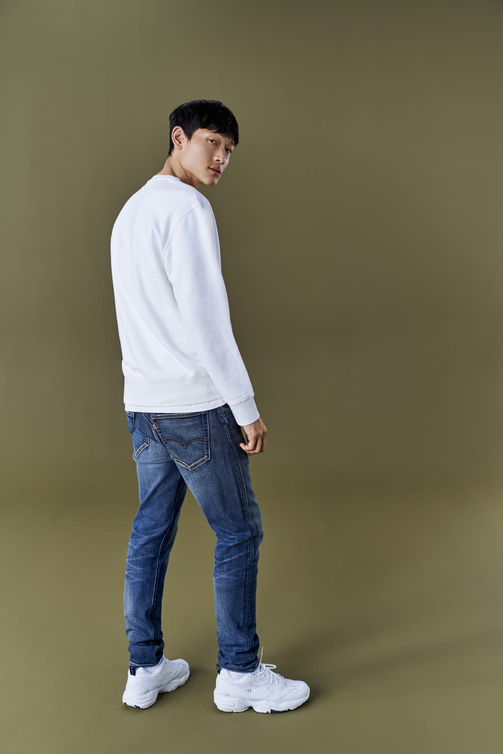 Fashion Week Paris Fall/Winter 2020 look 1 from the Levi’s® Red Tab collection 男装
