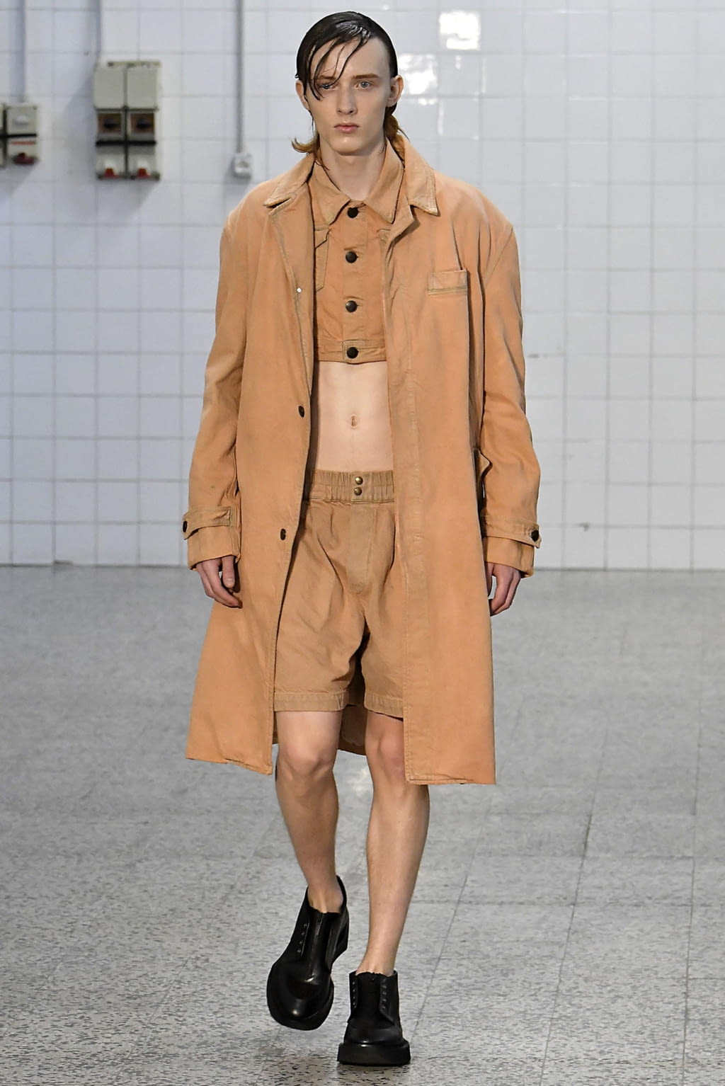 Fashion Week Milan Spring/Summer 2019 look 29 from the M1992 collection menswear