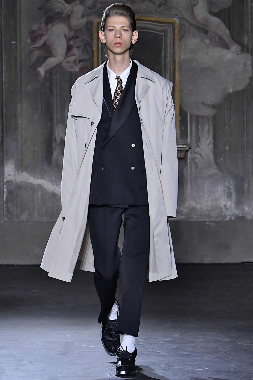 Fashion Week Milan Spring/Summer 2020 look 2 from the M1992 collection 男装