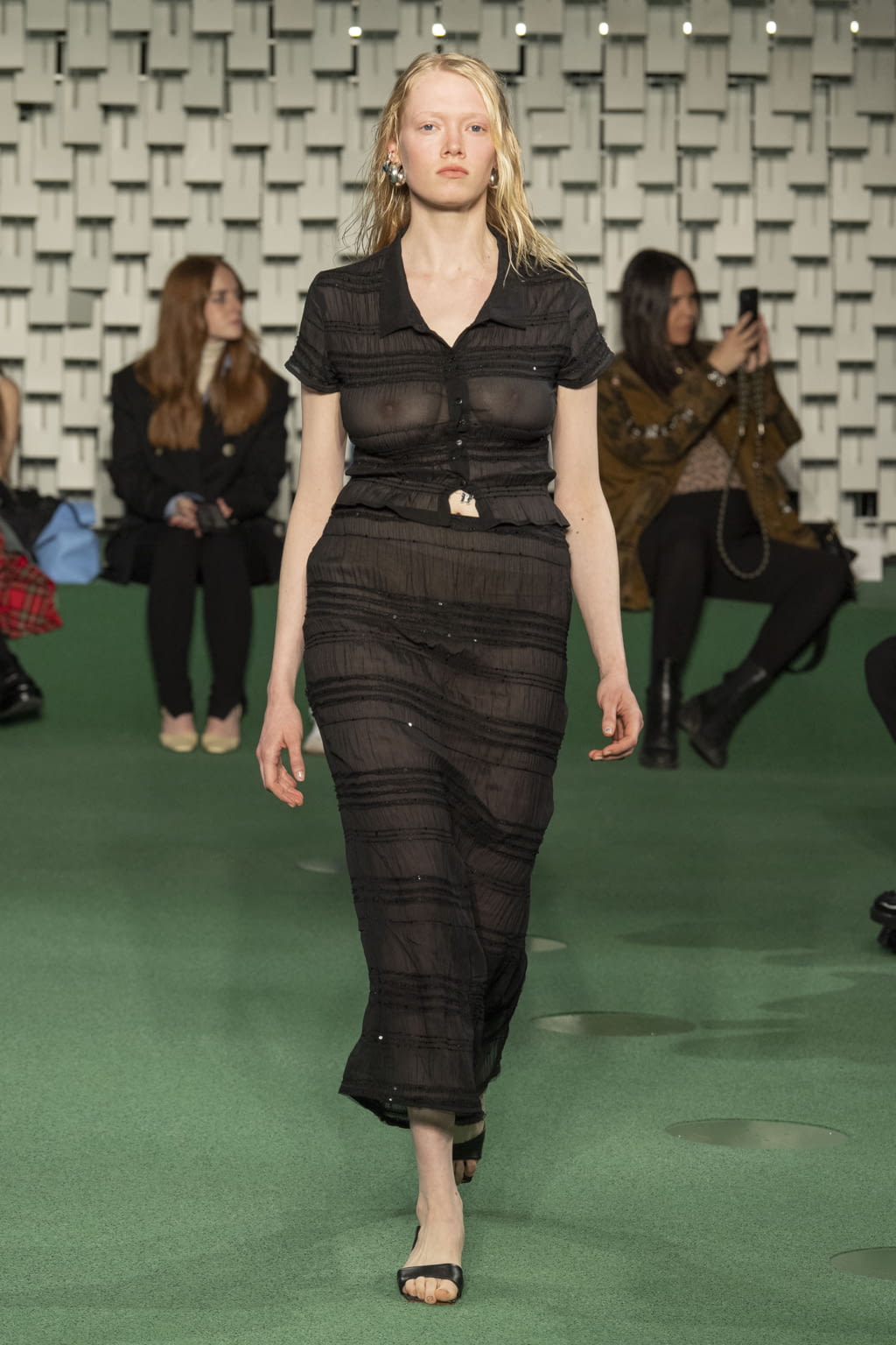 Fashion Week Paris Fall/Winter 2022 look 15 from the MaisonCléo collection womenswear