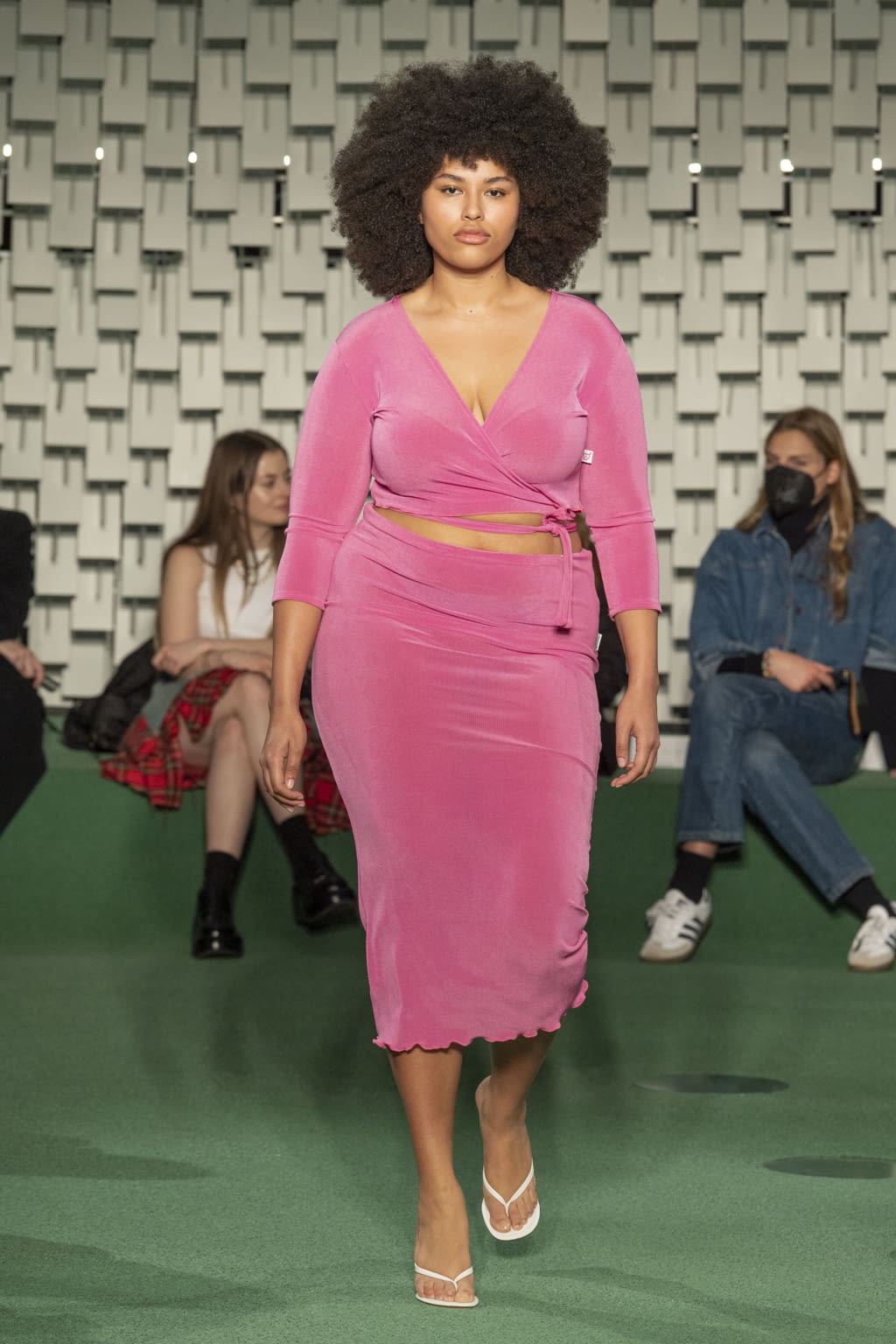 Fashion Week Paris Fall/Winter 2022 look 18 from the MaisonCléo collection 女装