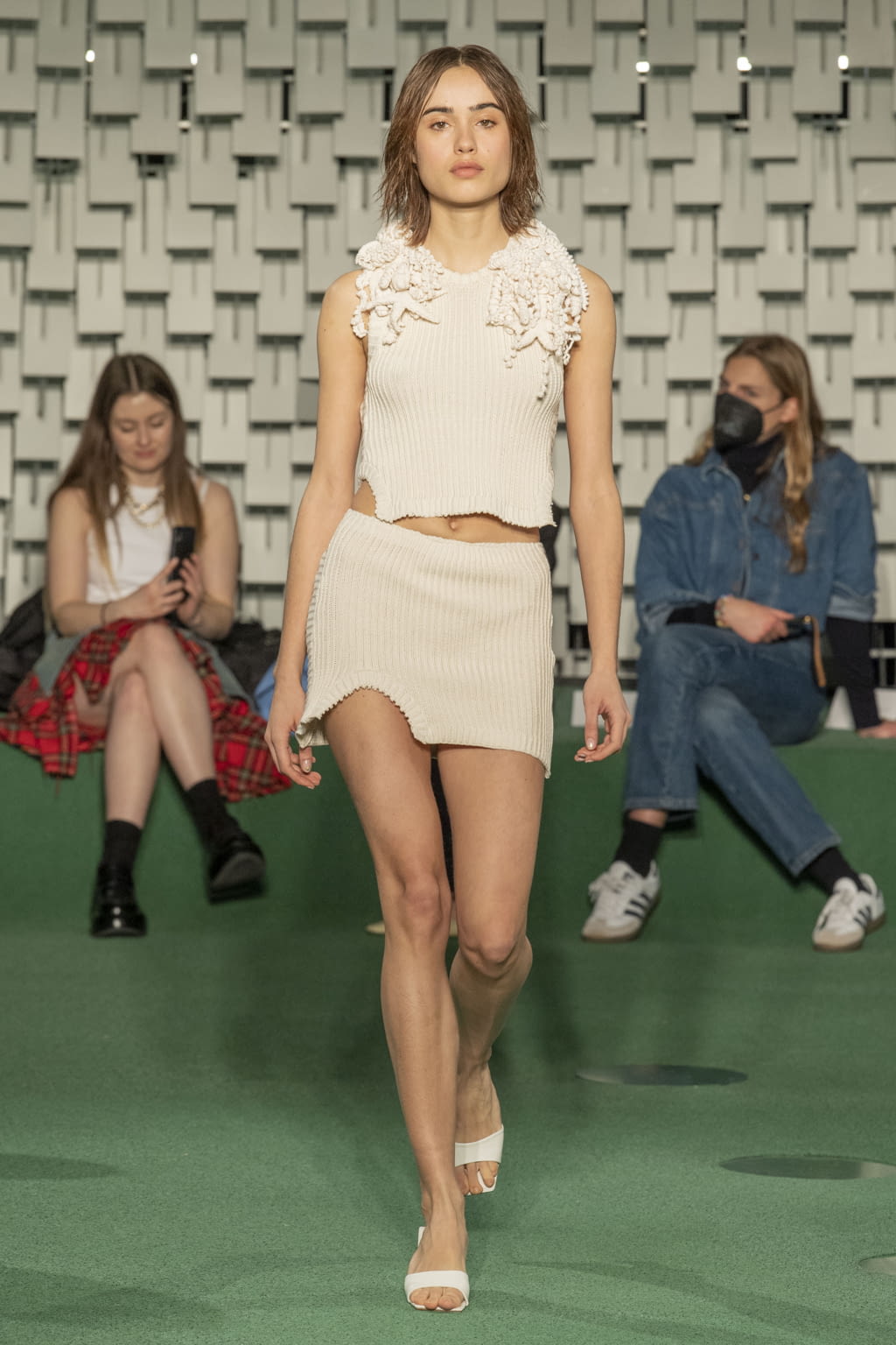 Fashion Week Paris Fall/Winter 2022 look 26 from the MaisonCléo collection womenswear