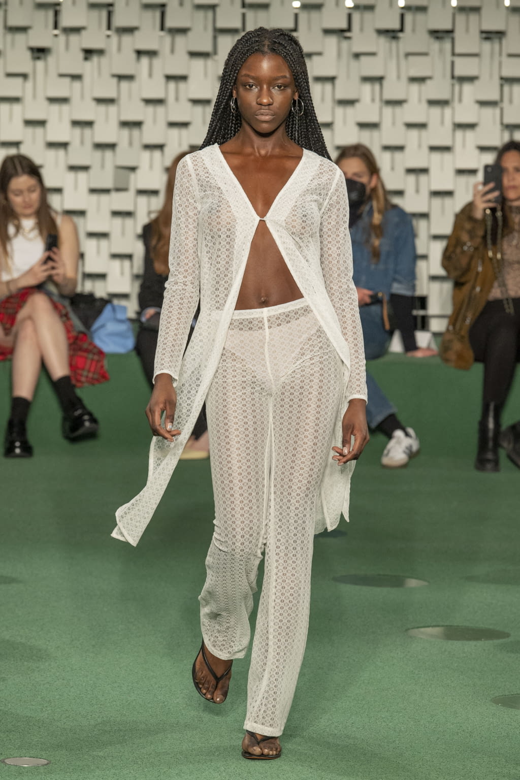 Fashion Week Paris Fall/Winter 2022 look 28 from the MaisonCléo collection womenswear
