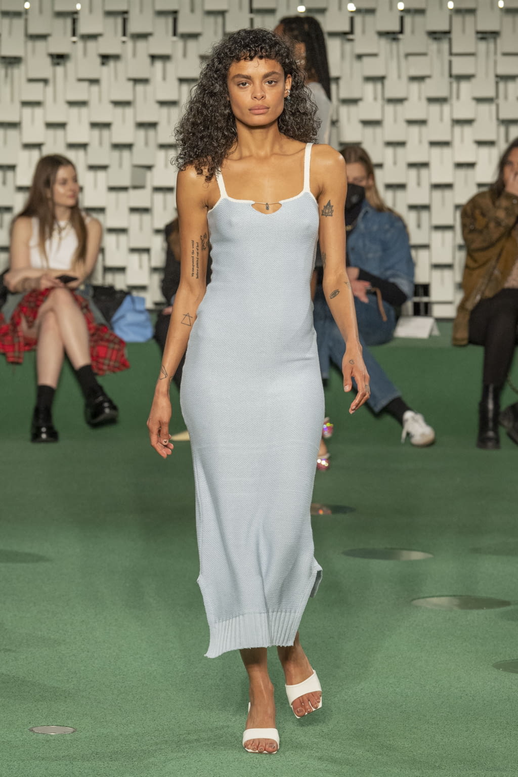 Fashion Week Paris Fall/Winter 2022 look 37 de la collection MaisonCléo womenswear