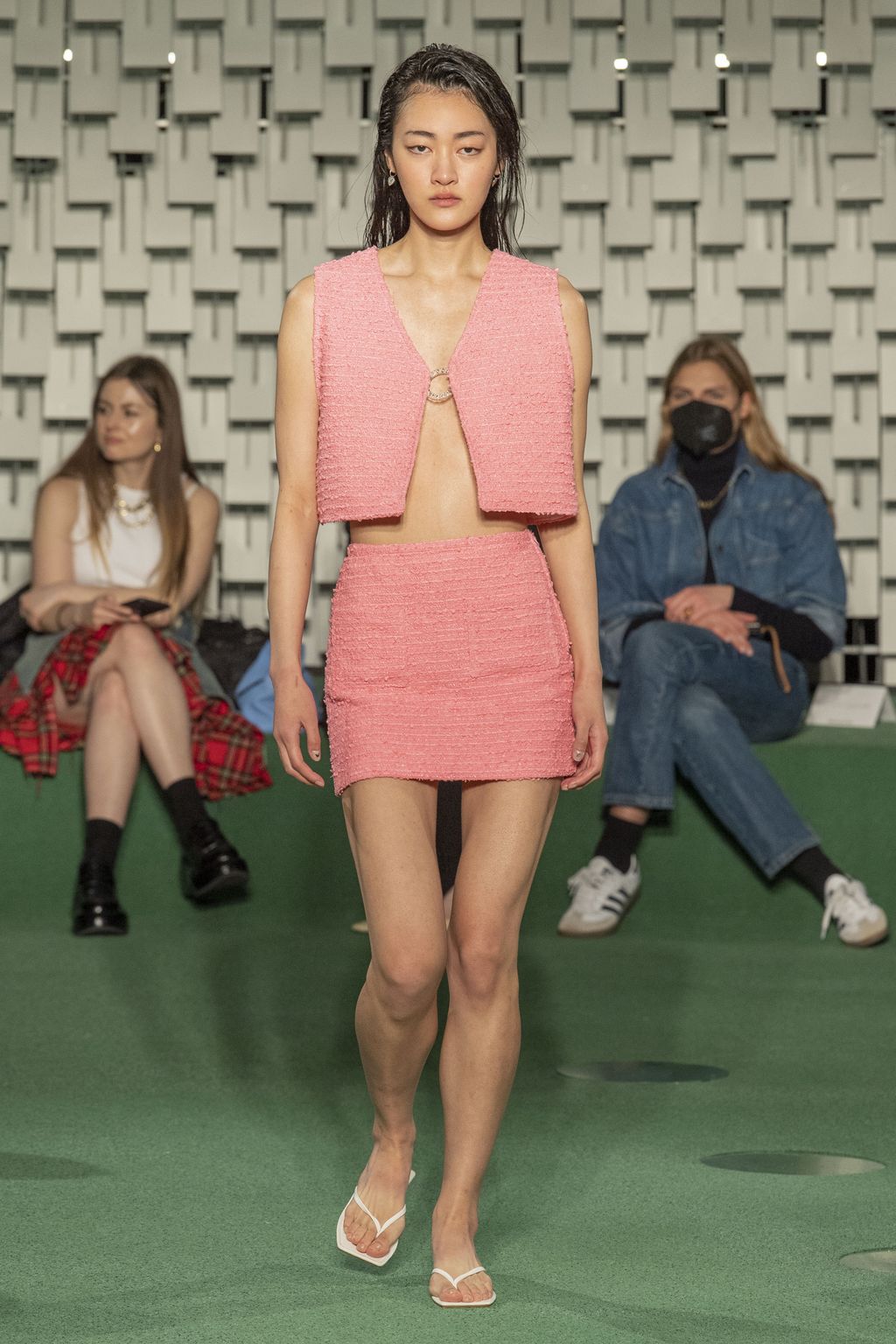 Fashion Week Paris Fall/Winter 2022 look 39 from the MaisonCléo collection womenswear