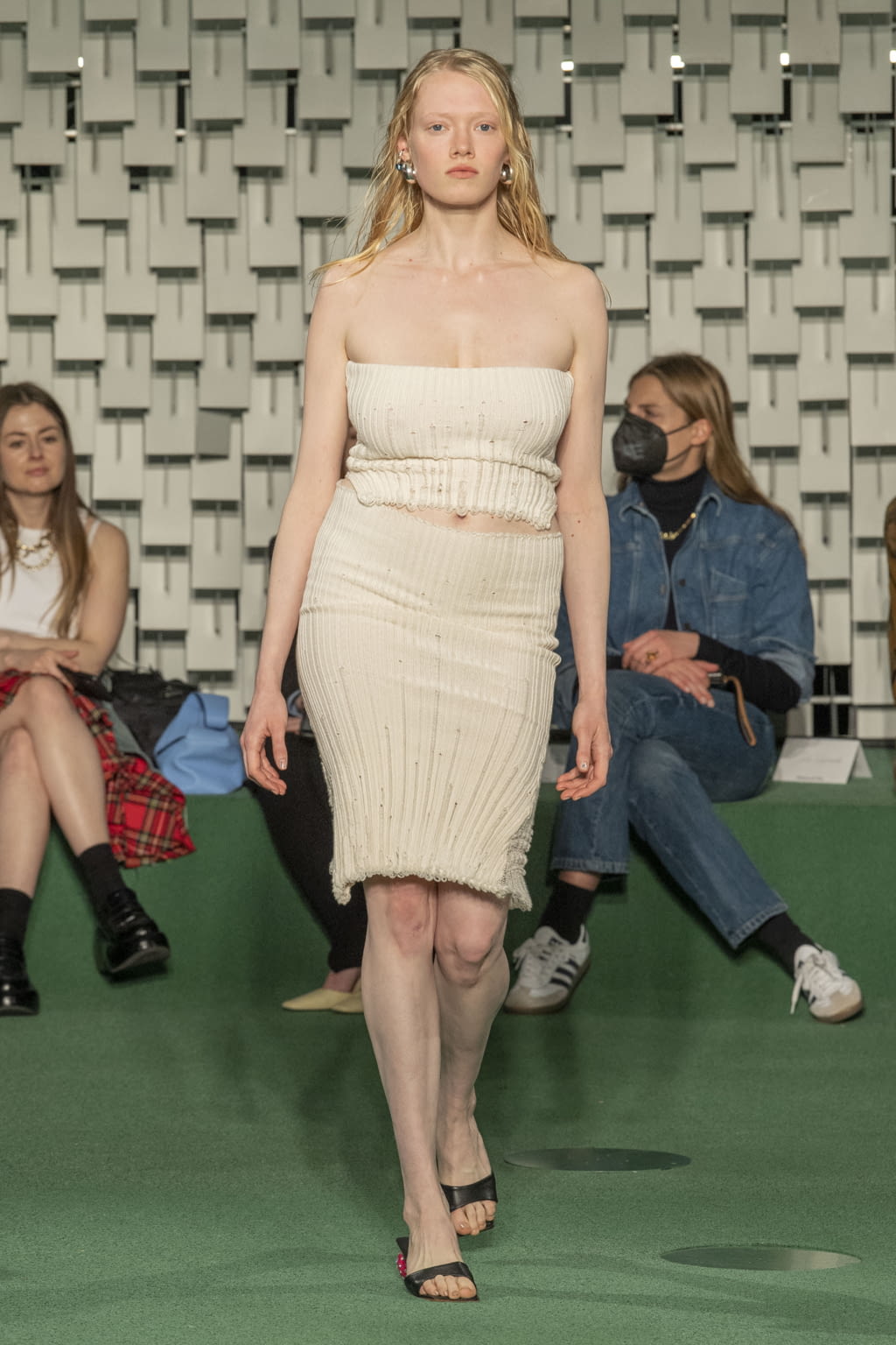 Fashion Week Paris Fall/Winter 2022 look 38 from the MaisonCléo collection 女装