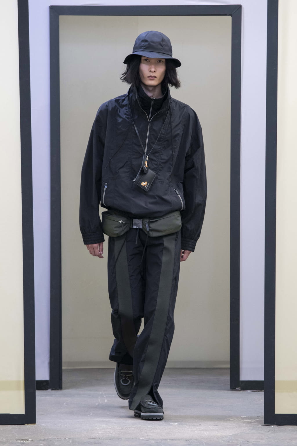 Fashion Week Paris Spring/Summer 2020 look 15 from the Maison Kitsuné collection menswear
