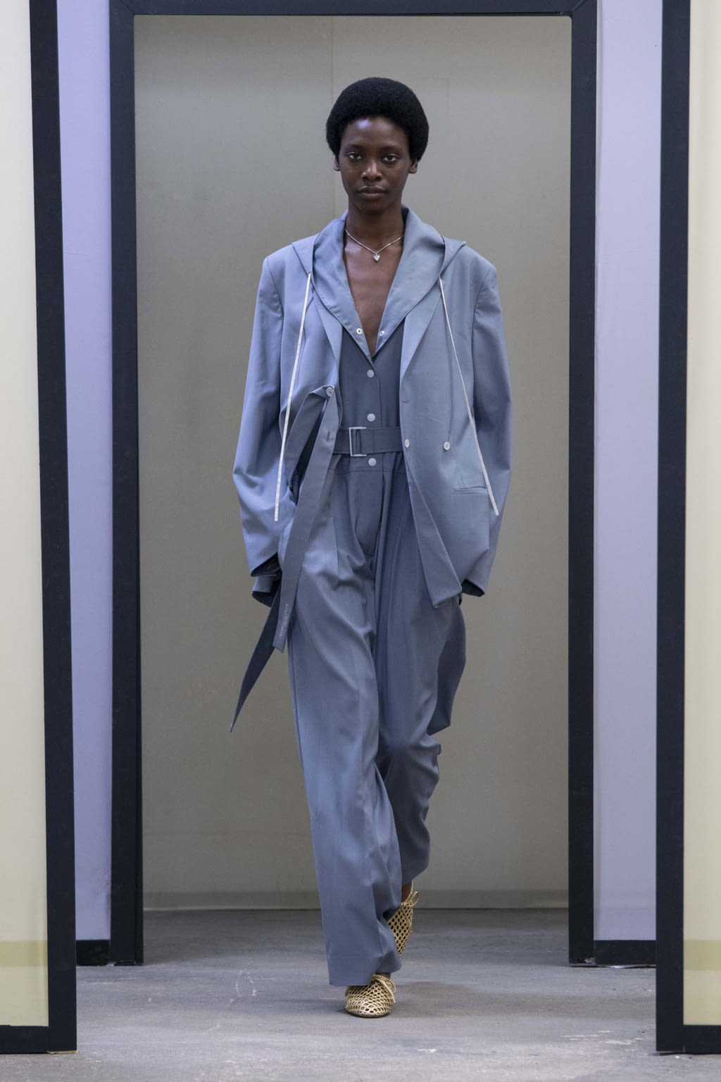 Fashion Week Paris Spring/Summer 2020 look 17 from the Maison Kitsuné collection 女装