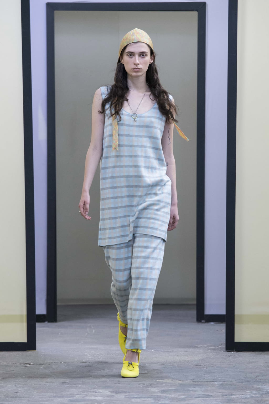 Fashion Week Paris Spring/Summer 2020 look 19 de la collection Maison Kitsuné menswear