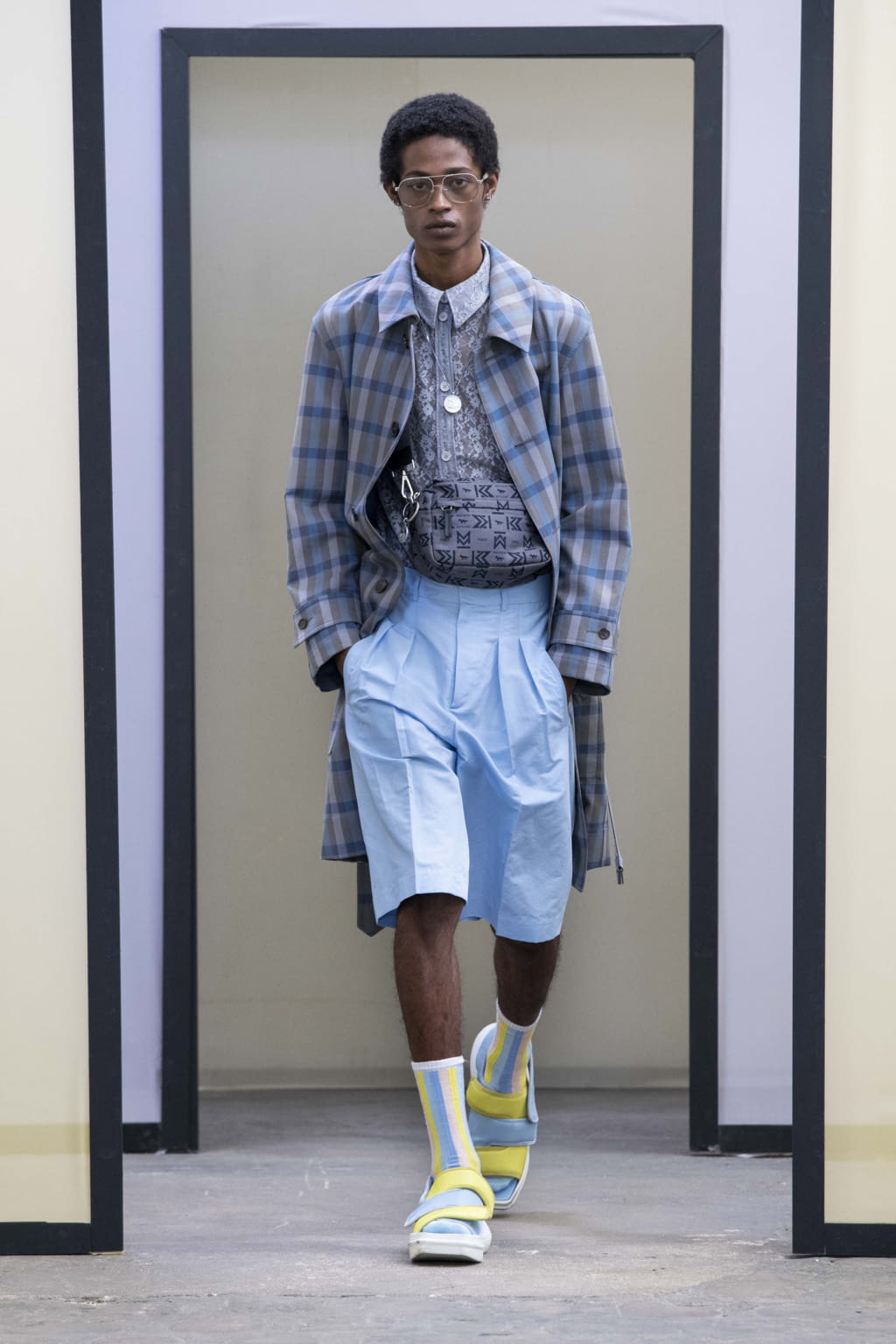 Fashion Week Paris Spring/Summer 2020 look 25 from the Maison Kitsuné collection menswear