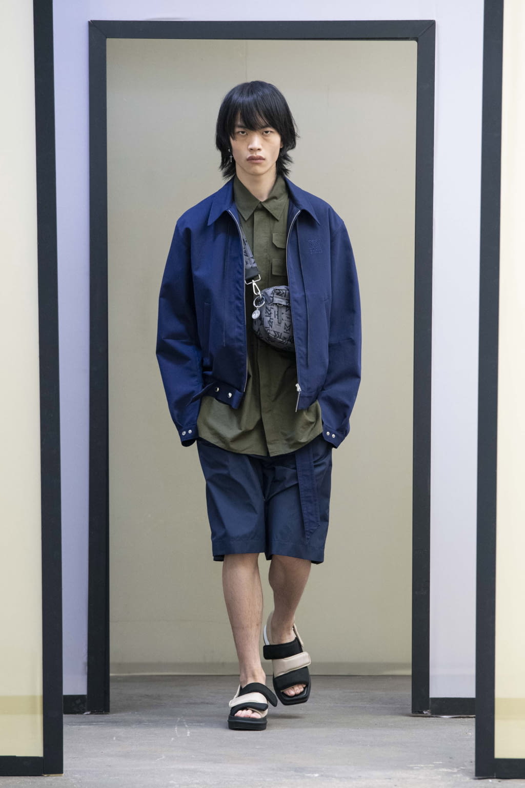 Fashion Week Paris Spring/Summer 2020 look 29 from the Maison Kitsuné collection 男装