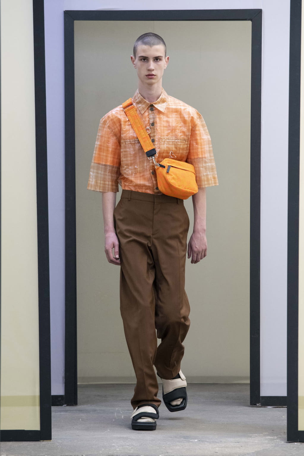 Fashion Week Paris Spring/Summer 2020 look 38 from the Maison Kitsuné collection menswear