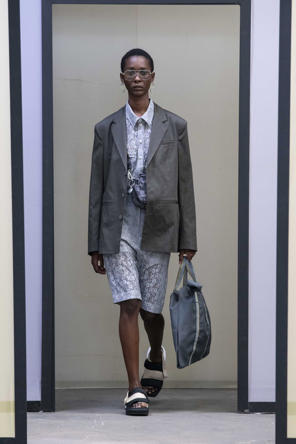 Fashion Week Paris Spring/Summer 2020 look 42 from the Maison Kitsuné collection menswear